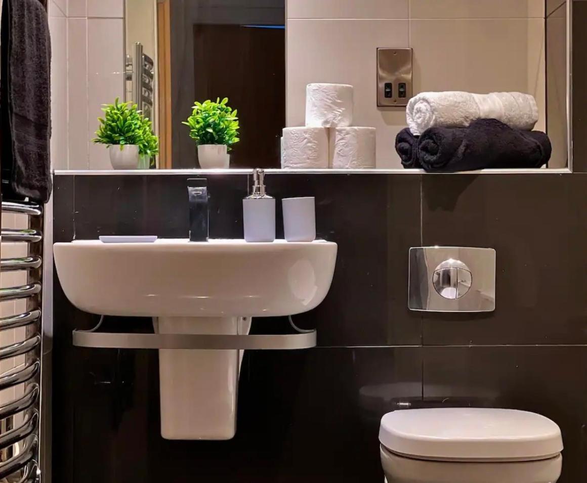 Penthouse Gem, Central, Scenic Views, Stylish, Modern, City Centre 2Br Sheffield Extérieur photo